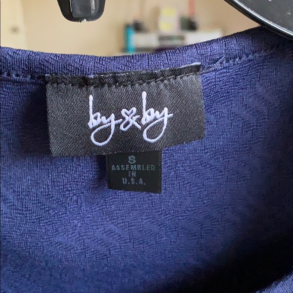 Short Sleeve Blouse - Picture 3 of 3